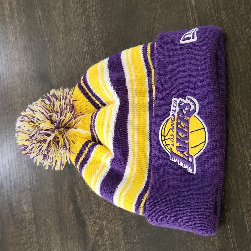 NWOT Lakers winter beanie